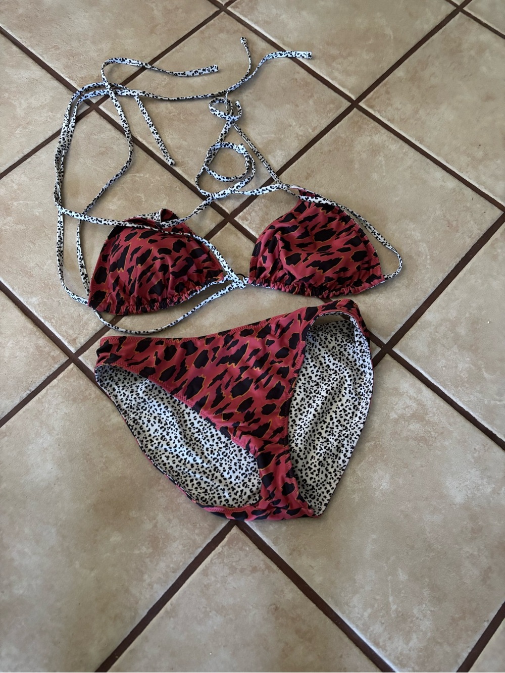 (A304) Womans Two Piece Reversible Leopard Print Bikini Size Medium